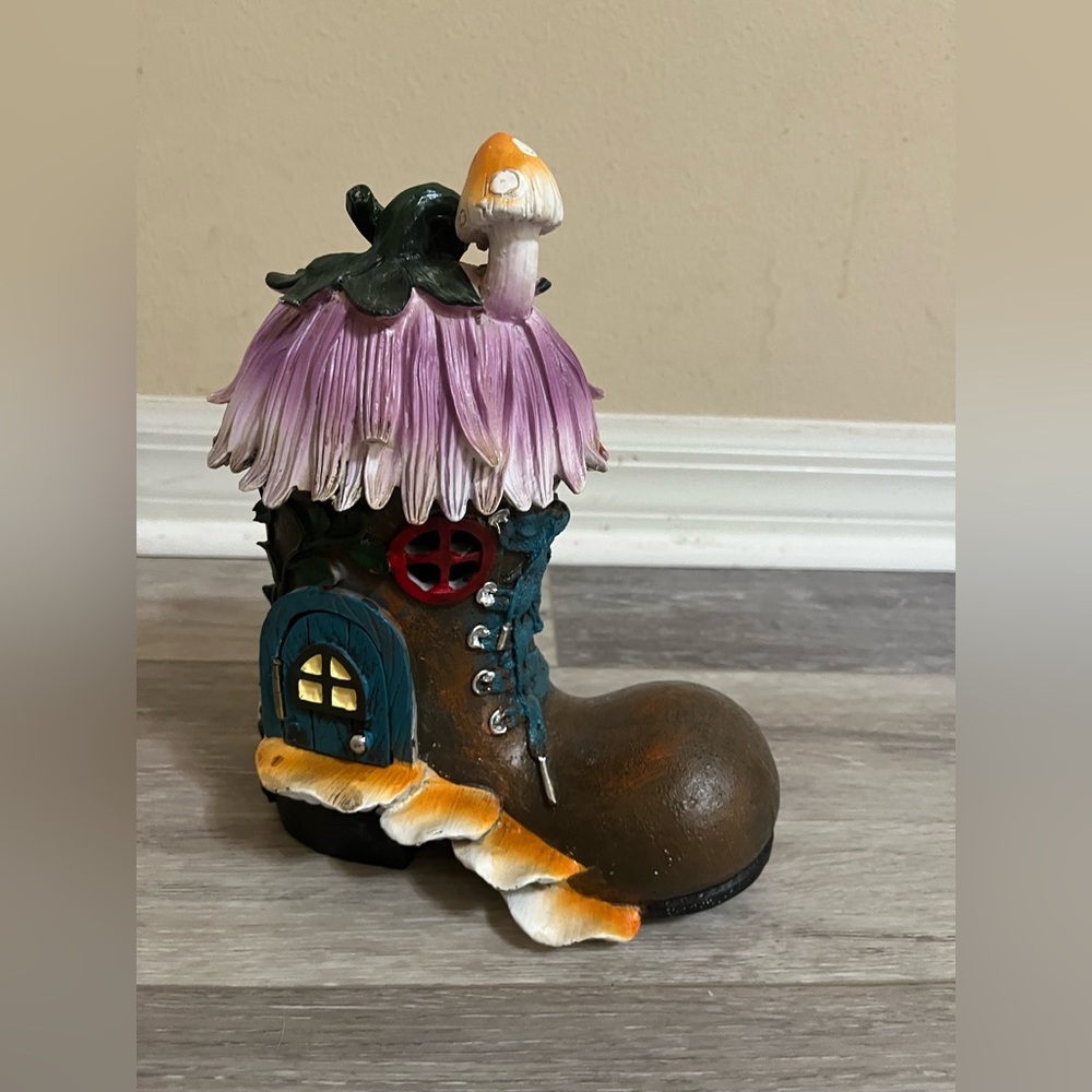 The Fairytale shoe house knick knack